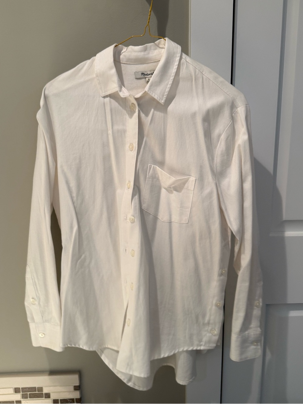 Madewell Men's Cream Button-Down Shirt with Chest Pocket